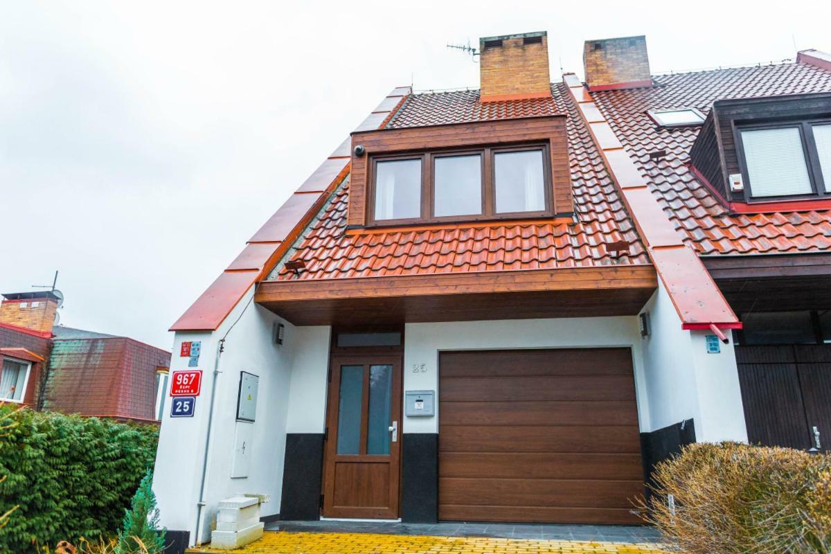 Apartment Charlie Прага Екстериор снимка